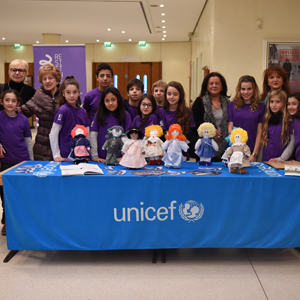 TRECENTO BAMBINI AL COMUNALE DI BOLZANO HANNO SALUTATO L’INIZIO DELLA SESTA EDIZIONE DEL PROGETTO “PICCOLI MAESTRI E PICCOLE MAESTRE DI COSTITUZIONE”