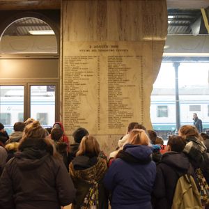 STUDENTI ALTOATESINI SUI LUOGHI DELLE STRAGI DI BRESCIA E BOLOGNA ASSIEME AI TESTIMONI