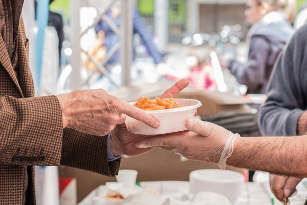 ORE 13.30 | Piazza Matteotti Il rancio della LiberazioneUn pranzo per festeggiare i 70 anni della nostra Costituzione 